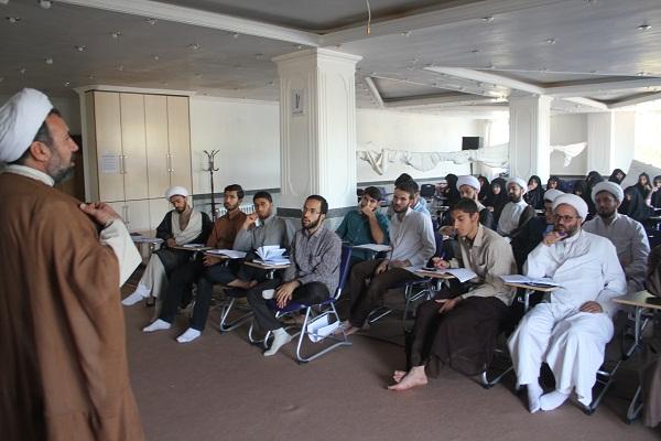 برگزاری دوره تربیت مربی کودک ونوجوان با عنوان (اردوداری)توسط حجت الاسلام والمسلمین صالحی