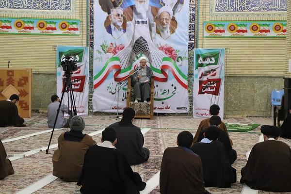 گزارش تصویری/جشن انقلاب کوثر با سخنرانی حجت الاسلام ولایی