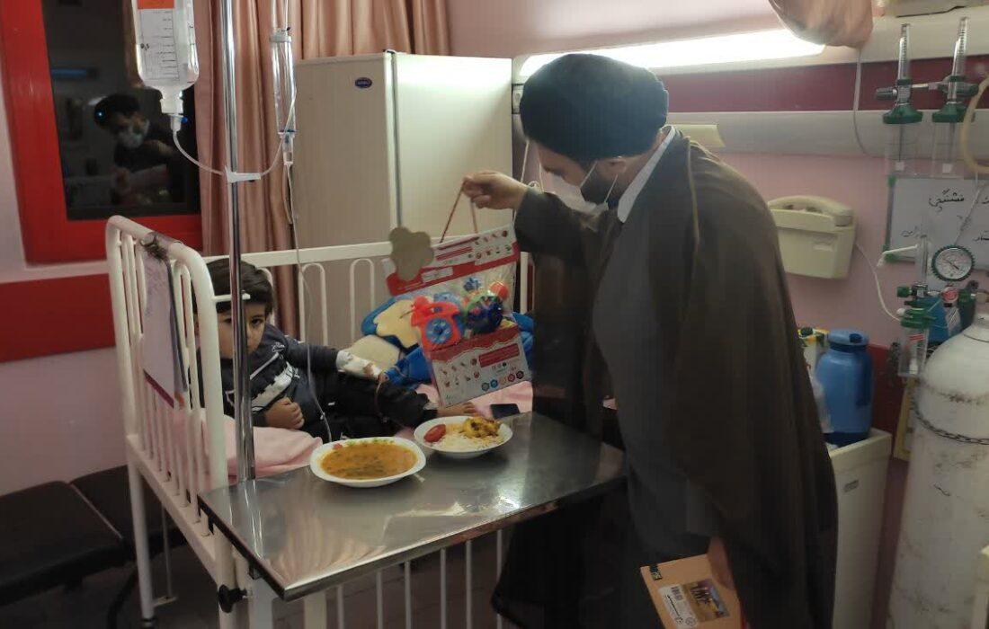عیادت از بیماران خردسال بیمارستان شهدا (کودکان) بناب در شب یلدا مصادف با ایام فاطمیه