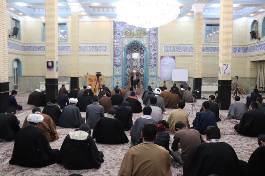 جلسه اخلاق و مباحث معرفتی شب های مبارک رمضان در حوزه علمیه حضرت ولی عصر عج بناب